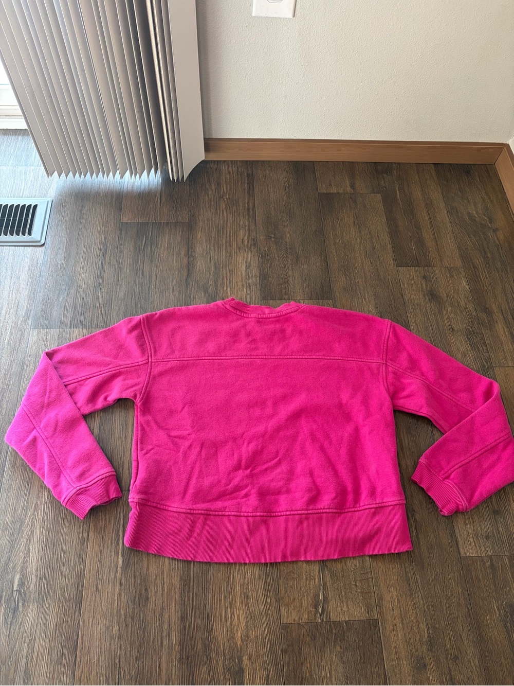 The North Face Youth Girls Camp Crew Fuschia Pink Sweatshirt Size XL 14-16 - Picture 8 of 8